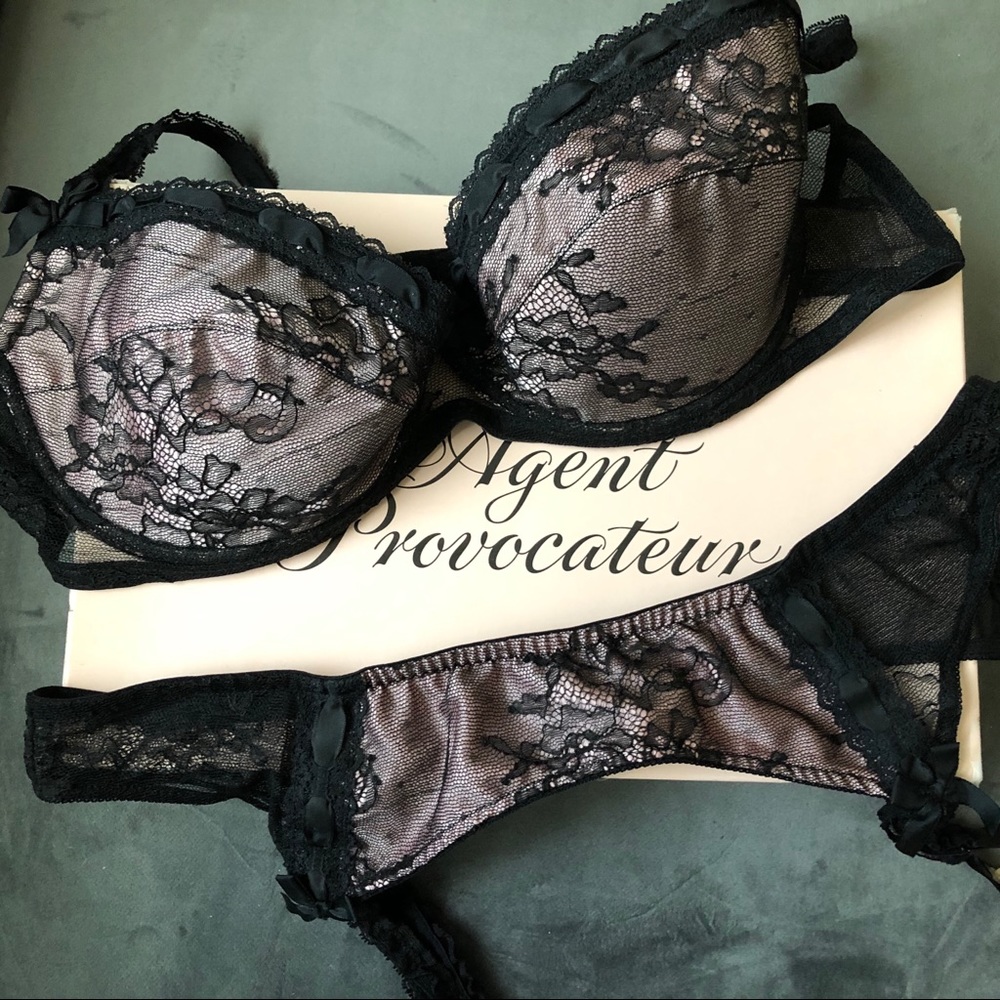 Agent Provocateur bra (38 C) and garter (L) set